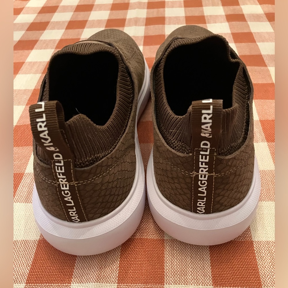 Karl Lagerfeld Paris Elastic Slip on Sneakers. Snakeskin Print. Size 9. - Picture 6 of 6